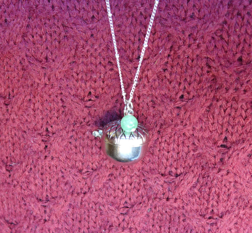 solid_perfume_necklace7