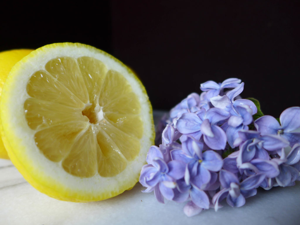 lemon_lilac_cocktail