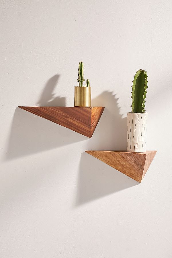 urban_outfitters_shelf